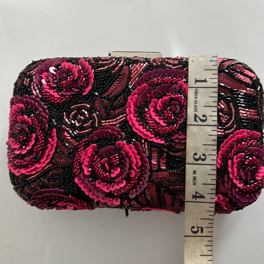 Elegant Floral Sequin Clutch - Picture 13 of 16